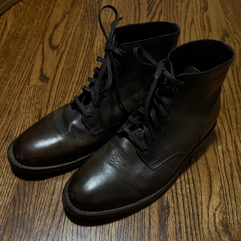Men’s Leather Lace-Up Boots